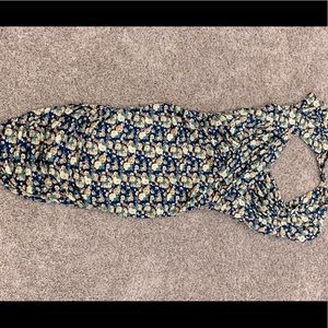 Keyhole back, floral bodycon style dress.